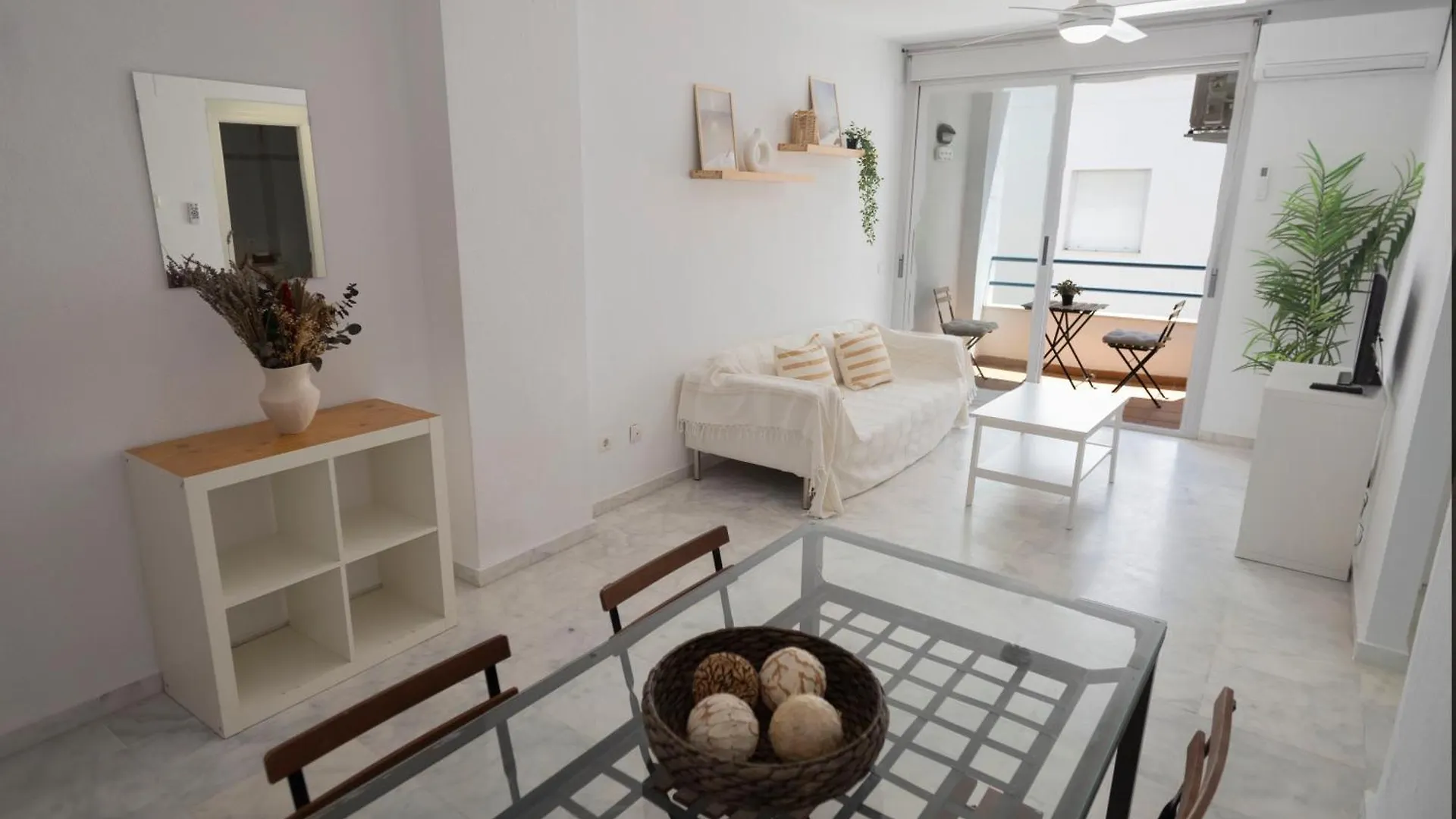 Ginva - Apartamento Con Terraza En La Ribera Del Rio contacts