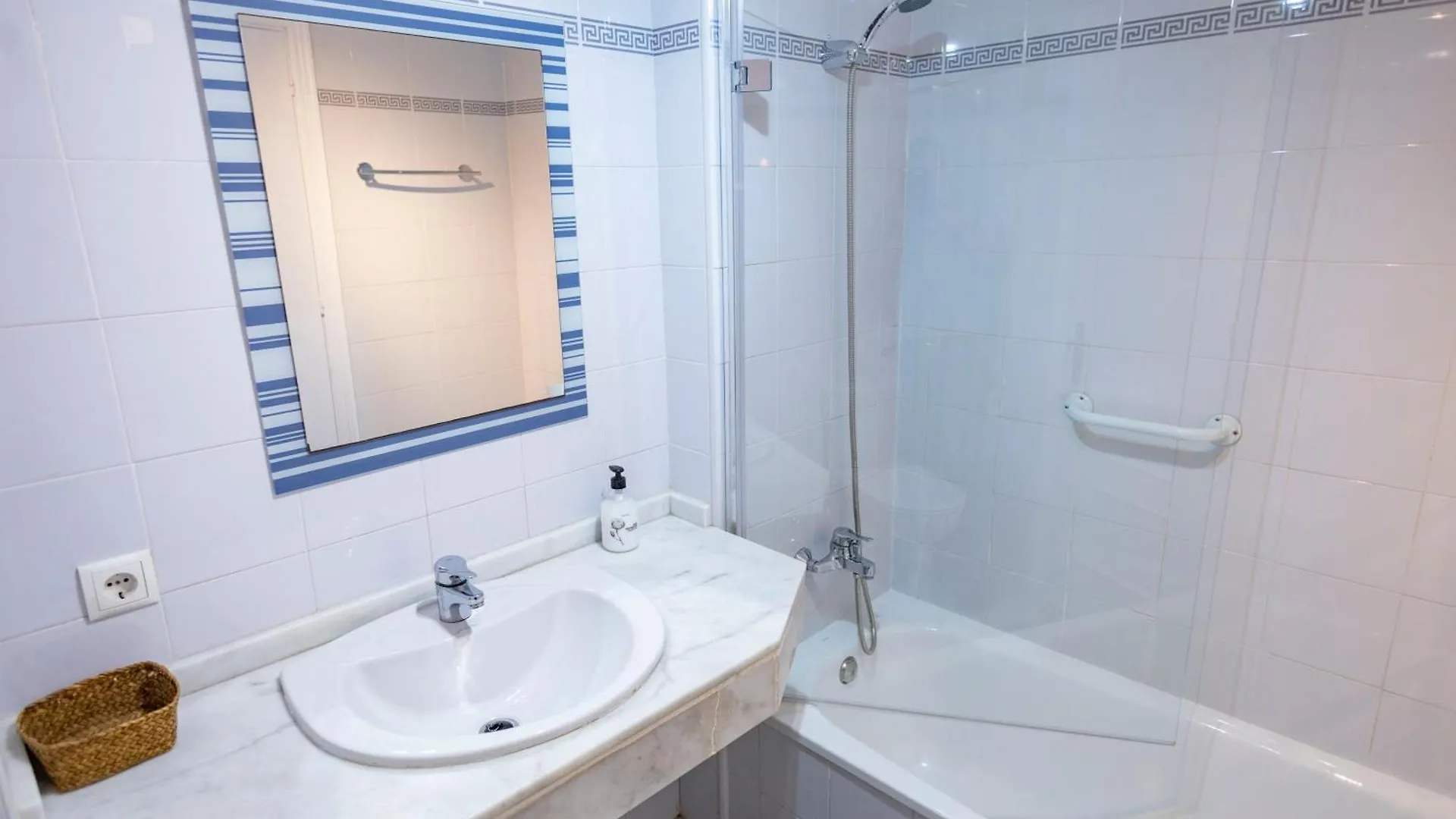 Apartment Ginva - Apartamento Con Terraza En La Ribera Del Rio El Puerto de Santa Maria