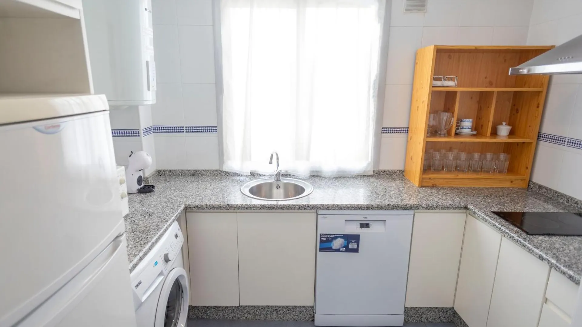 Apartment Ginva - Apartamento Con Terraza En La Ribera Del Rio El Puerto de Santa Maria Spain